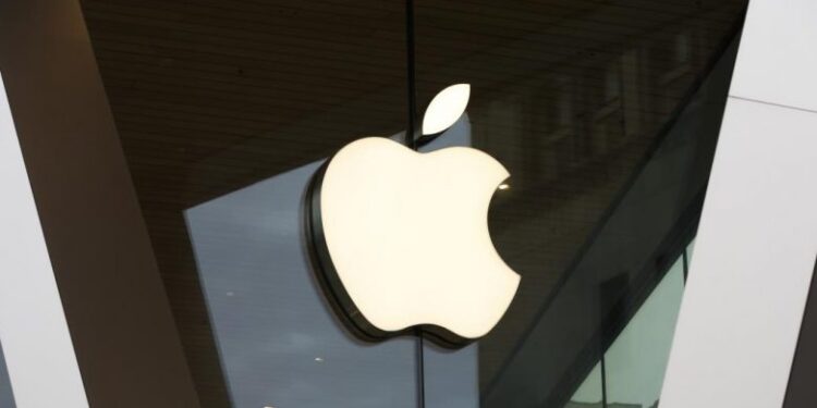 اپل در حال طراحی هوش مصنوعی اختصاصی برای رقابت با ChatGPT