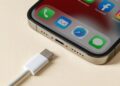 هشدار اپل: برای شارژ آیفون 15 از کابل‌های اندرویدی استفاده نکنید!
